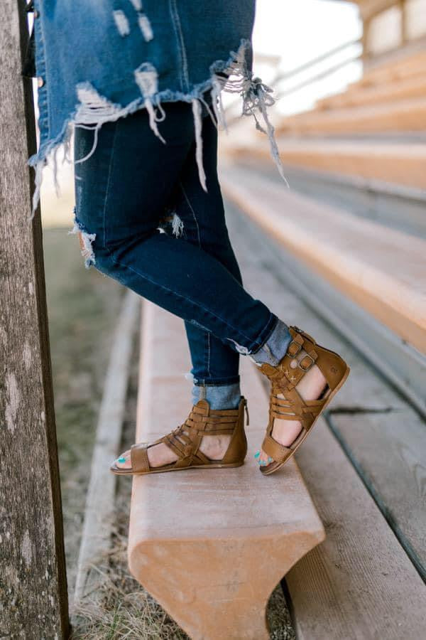 (9.5) Roan by Bedstu Gladiator Sandals