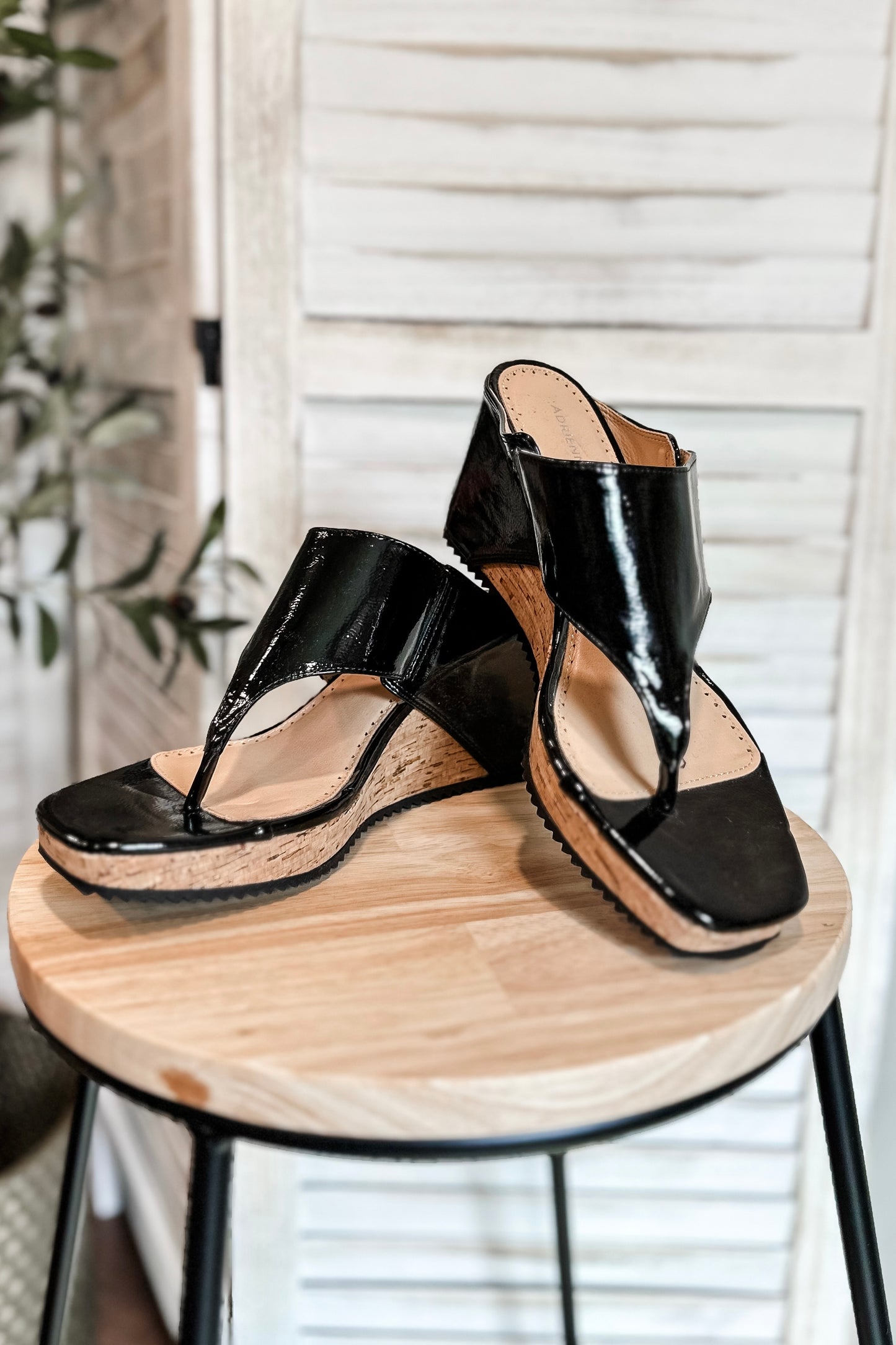 (7.5) Adrienne Vittadini Wedge Sandal