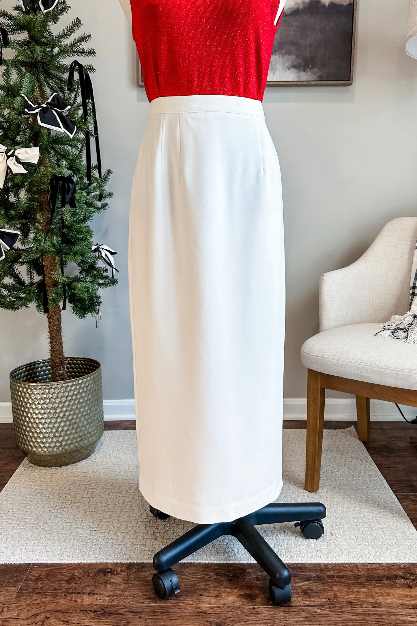 (12) Amanda Smith Suits Ivory Skirt