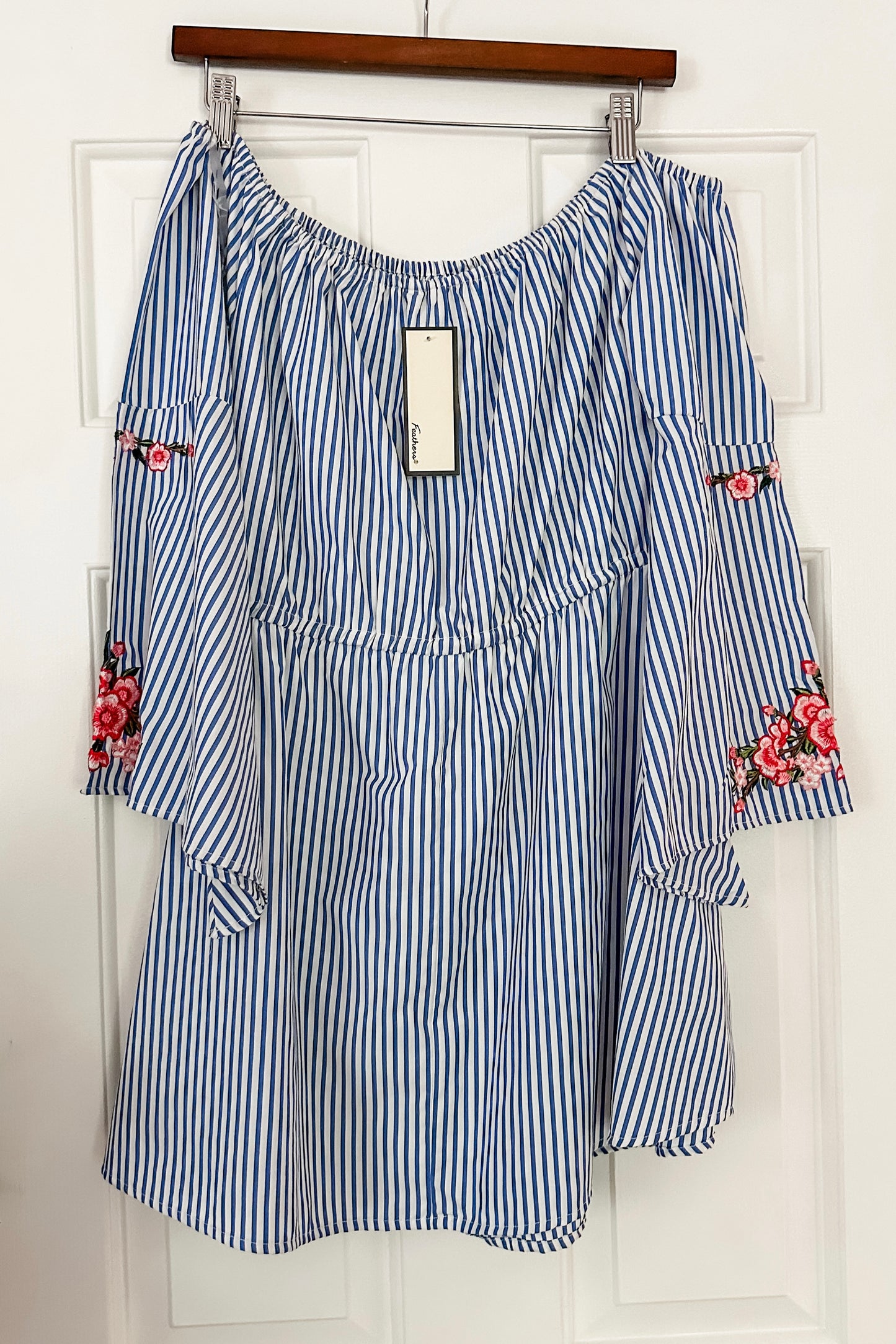 (M) Off Shoulder Maine Dress